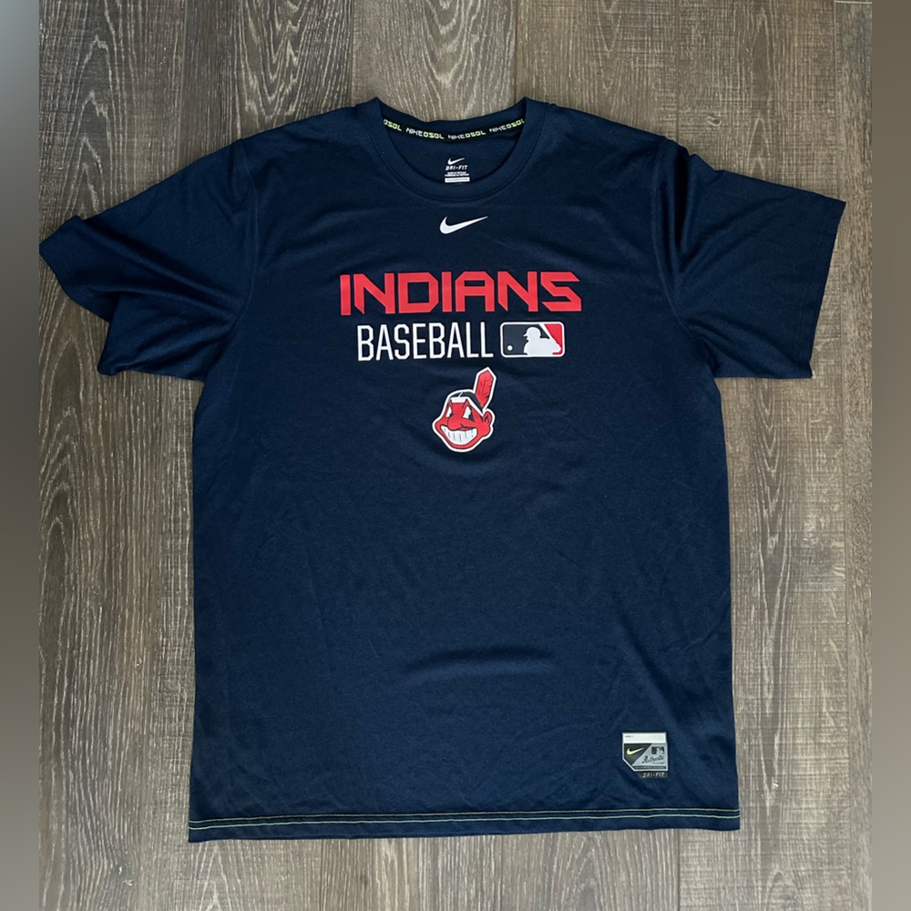 Cleveland Indians guardians t-shirt chief wahoo logo dri-fit navy blue large